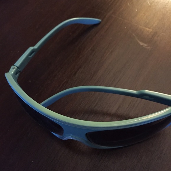 😎 🕶 Blue Sunglasses - Picture 4 of 8